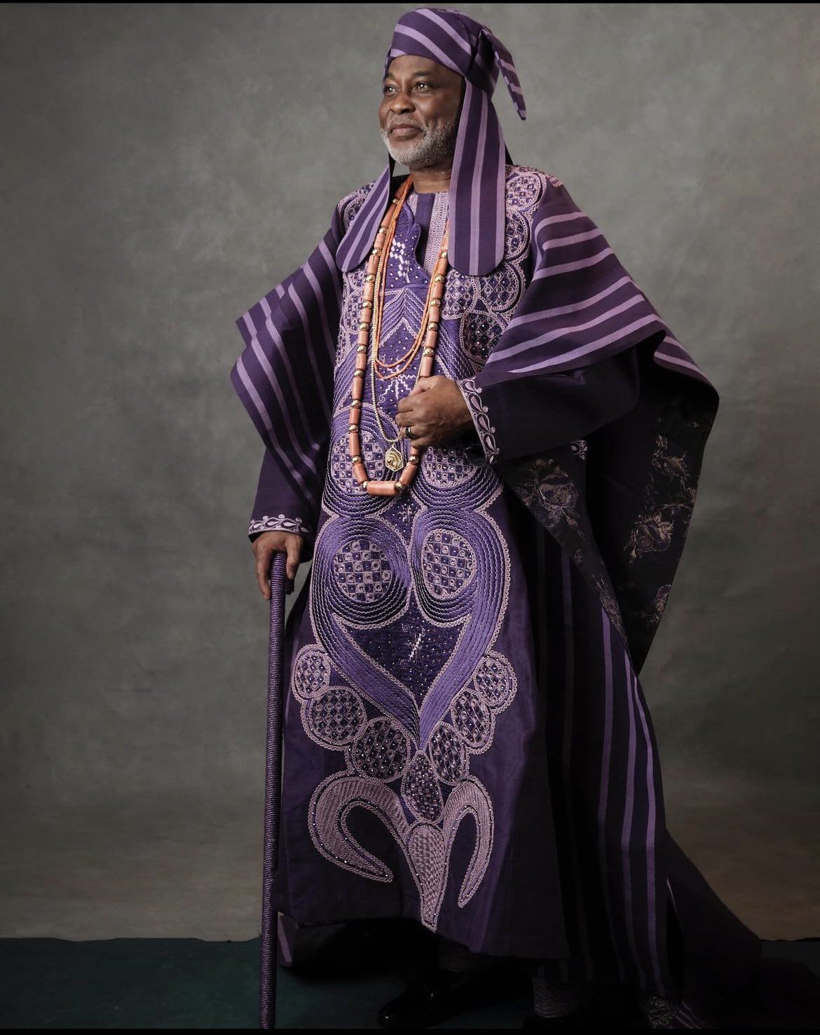 Mofe Damijo in a traditional attire. Easily one of the best outfits for #AMVCA10